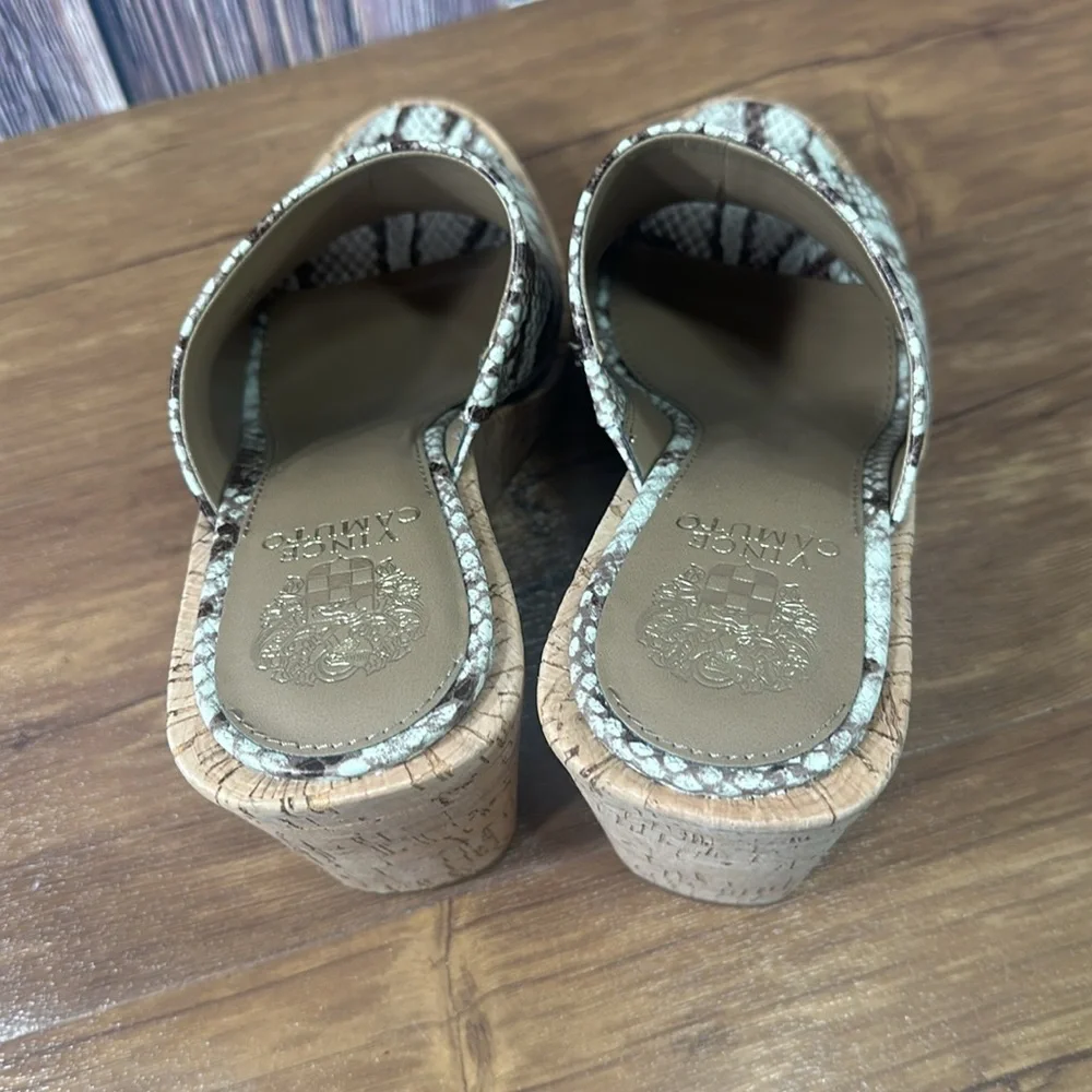 Vince Camuto used very